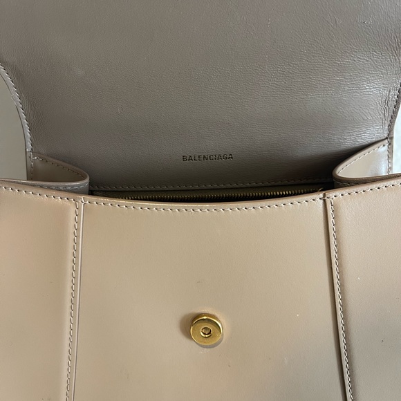 Balenciaga Hourglass Small Handbag in beige shiny box calfskin, gold hardware - Picture 5 of 5